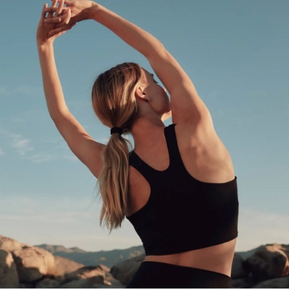 New! Quince Ultra-Form High-Neck Cropped Tank top black nwt 3575 - Picture 2 of 11